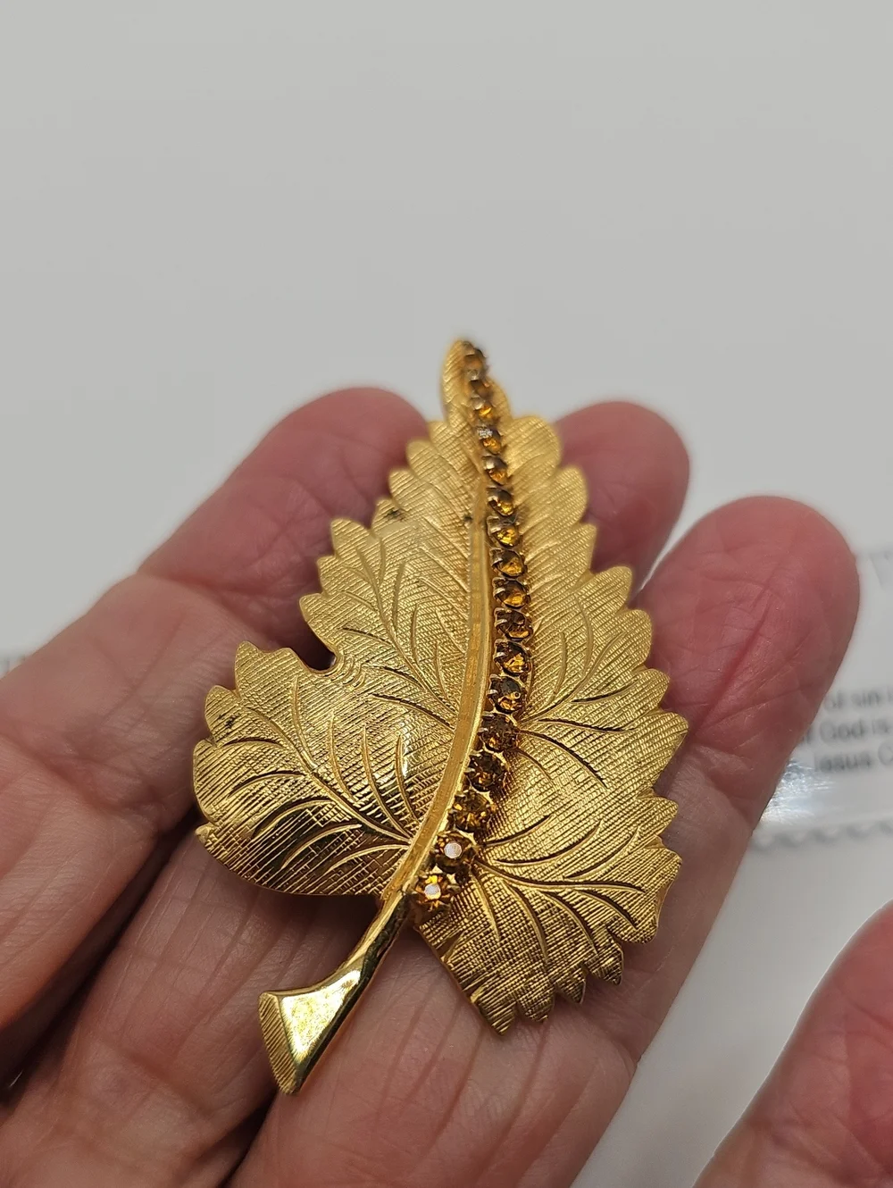 The Unbranded Brand elegant leaf
